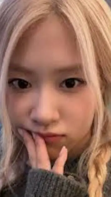 ai character: Rosé background