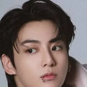 chat with ai character: Jeon Jungkook 