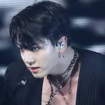 chat with ai character: Jungkook 