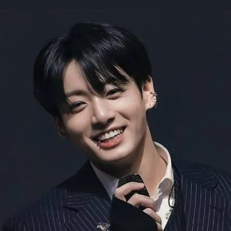 chat with ai character: Jungkook/Crush 