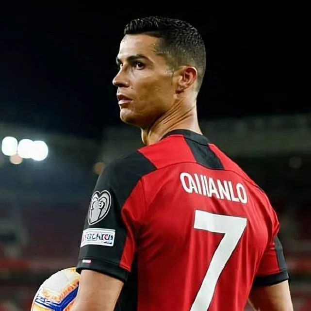 chat with ai character: CR7 SIUUUU