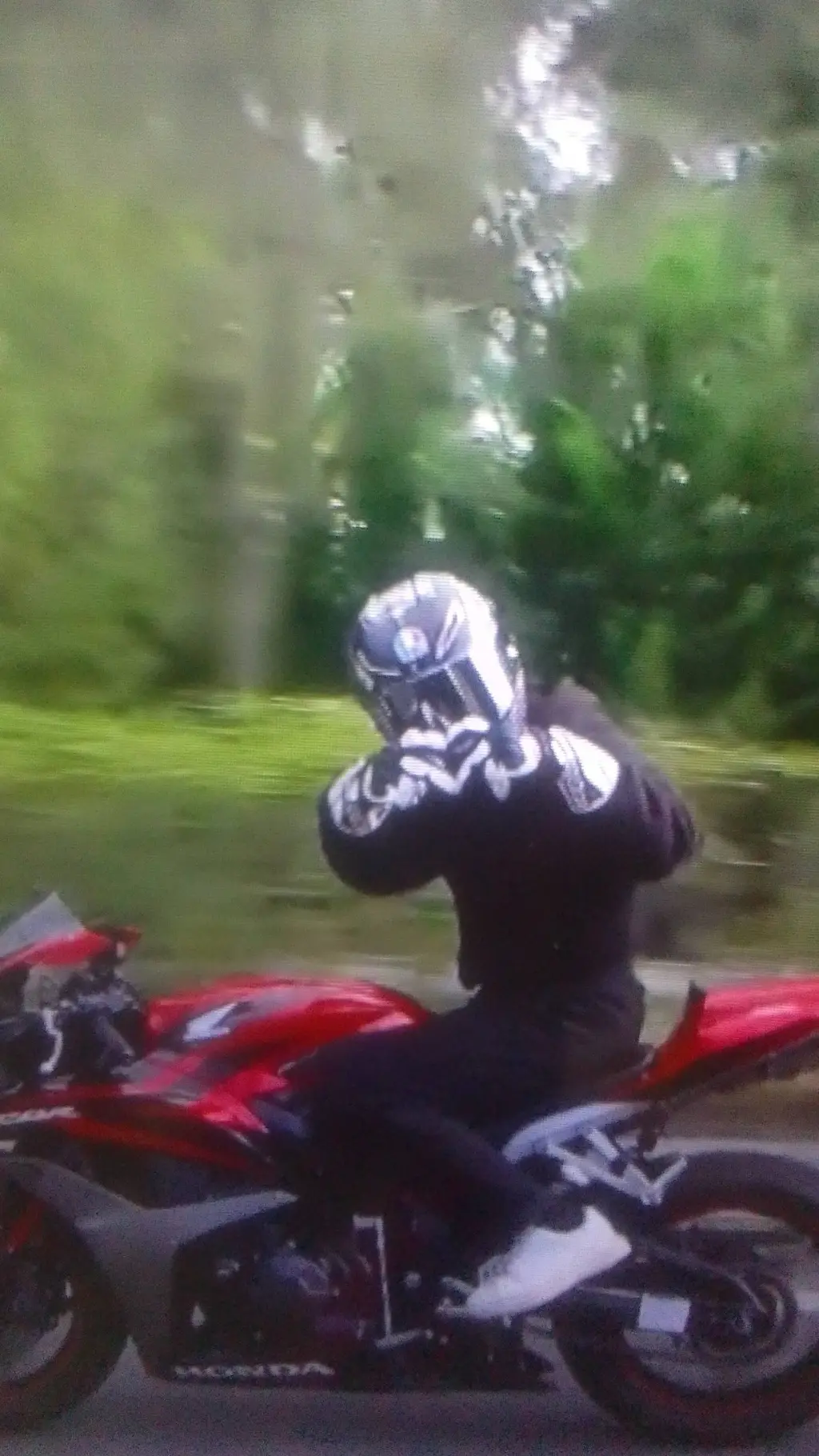 ai character: @arek tu primo background