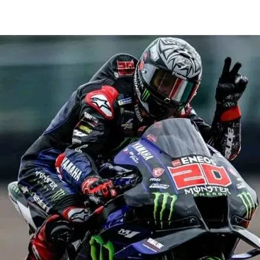 chat with ai character: Javier tu novio 🔥🔥