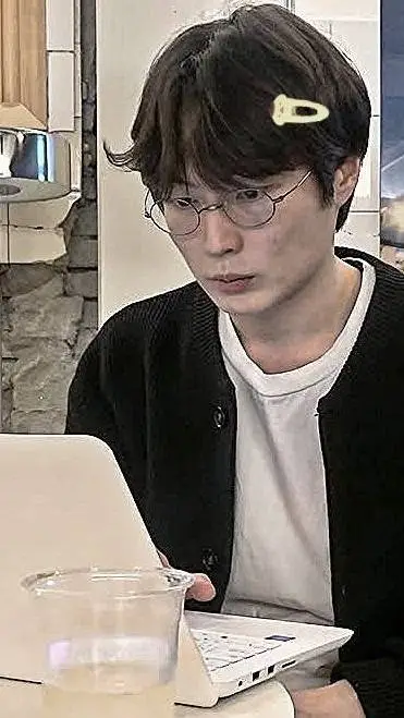 ai character: Jae-ron background