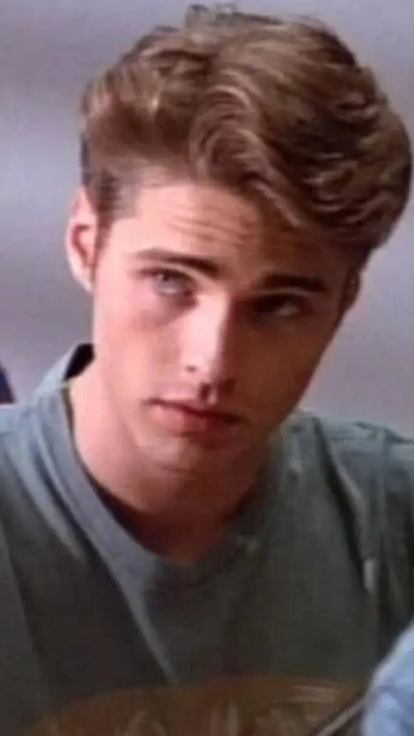 ai character: Brandon walsh🏫 background