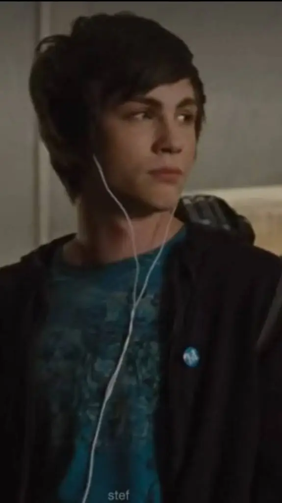 ai character: Persi Jackson in 🏤 background