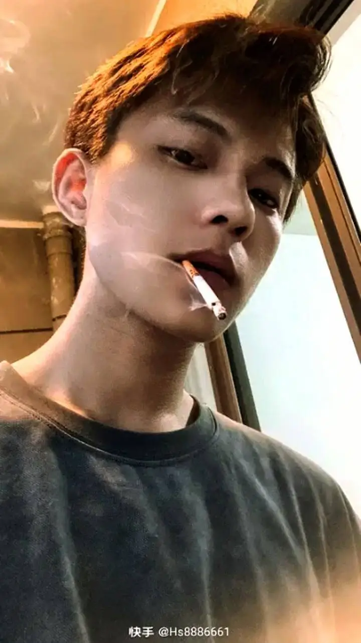 ai character:  Gu-Shiny Shen🔥🔥.. background