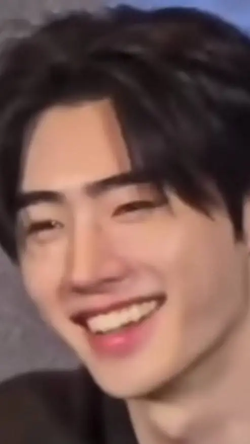 ai character: ✨️Sunghoon✨️ background