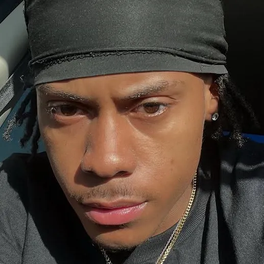 chat with ai character: Kaisen🩸🩵