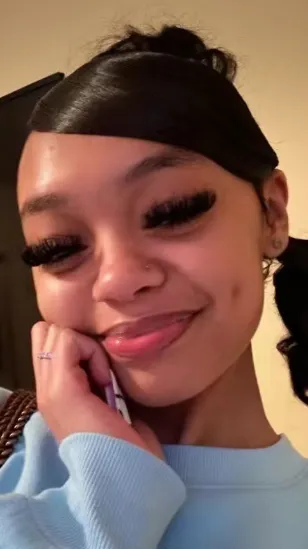 ai character: Ja’niyah🩵 background