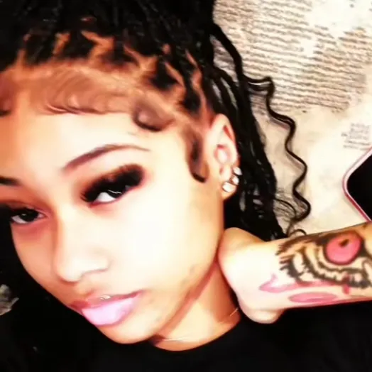 chat with ai character: La’niyah🩵