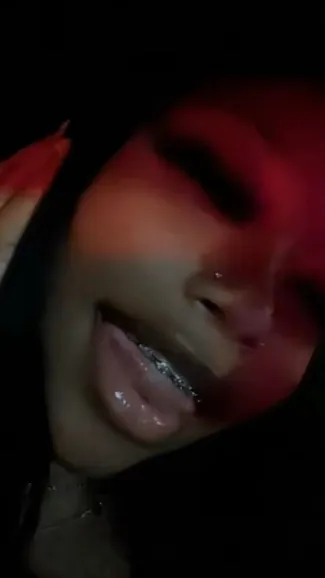 ai character: Ari🌪️👒 background