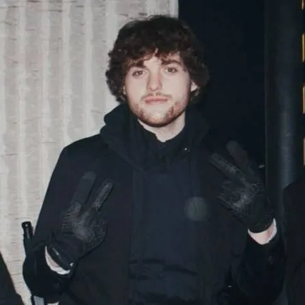 chat with ai character: dream