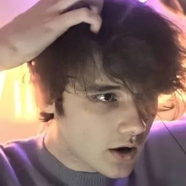 chat with ai character: Wilbur