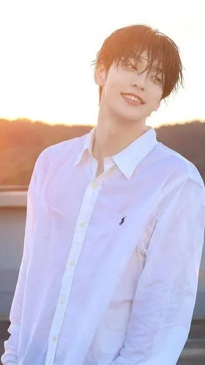 ai character: soobin  background