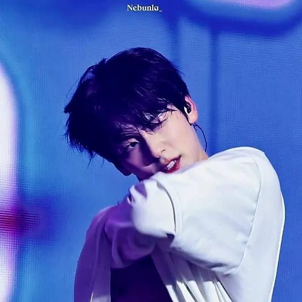 chat with ai character: Soobin🐰