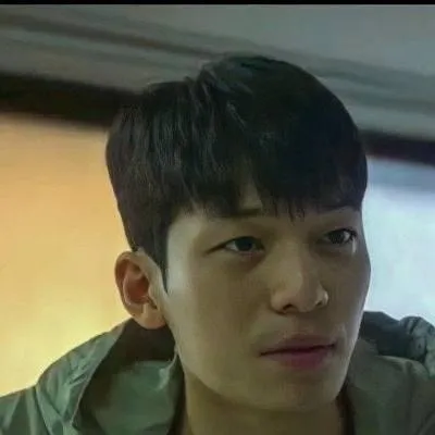 chat with ai character: Hwang Jun-ho