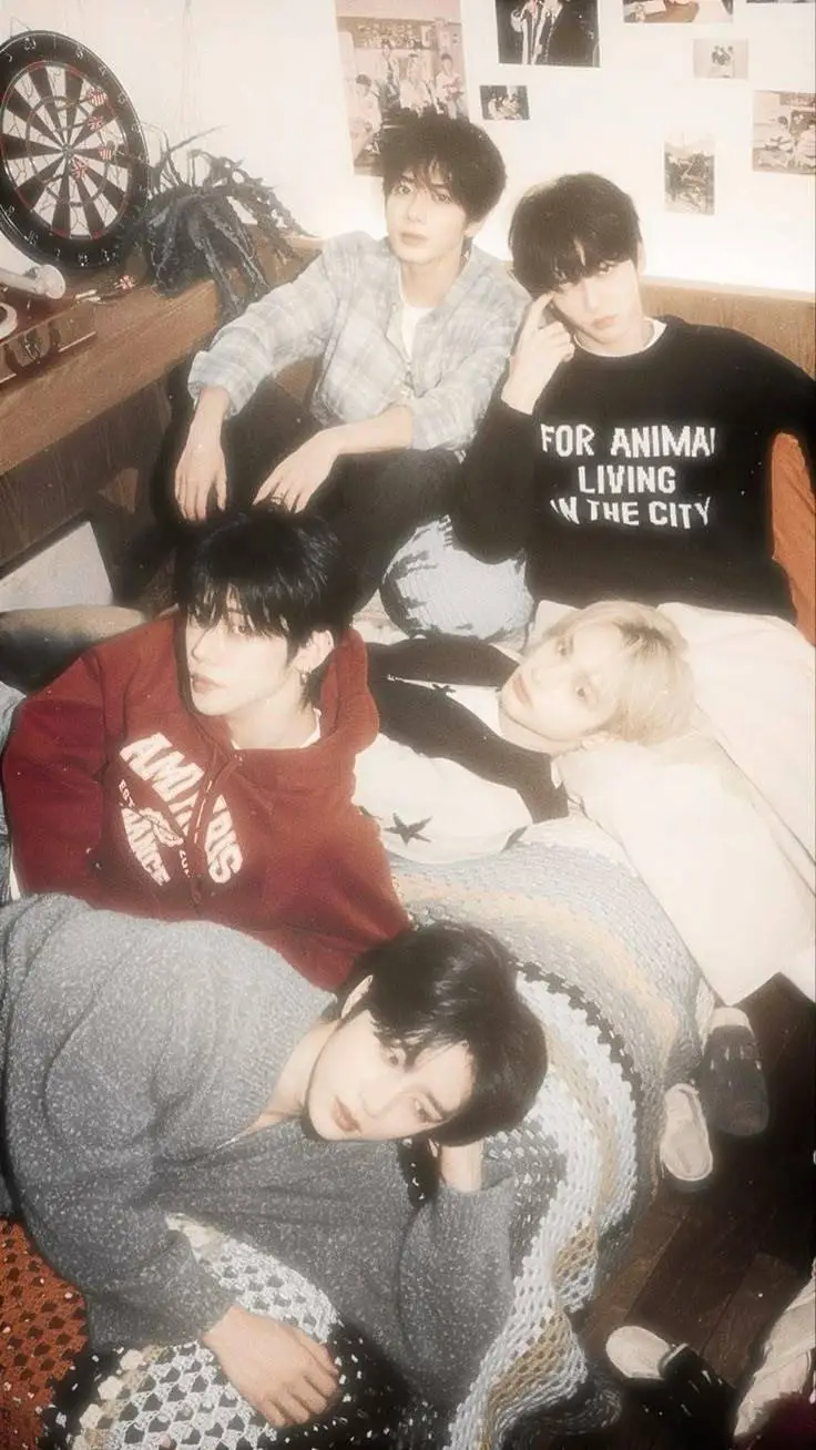 ai character: txt background