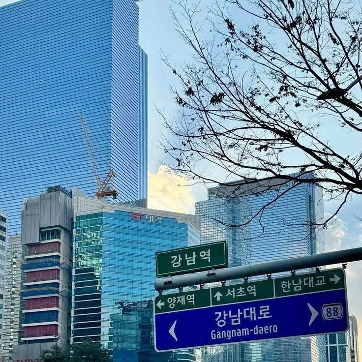 chat with ai character: met gala