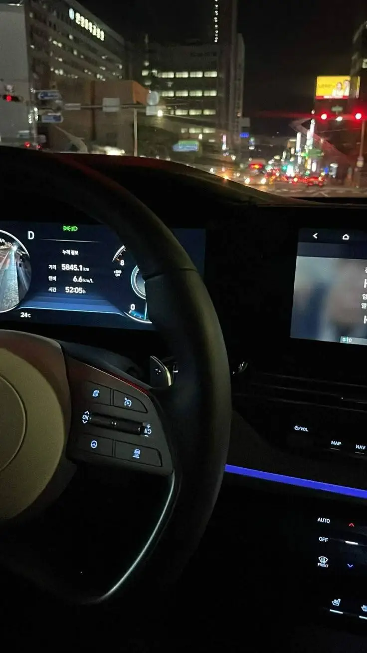 ai character: Txt background