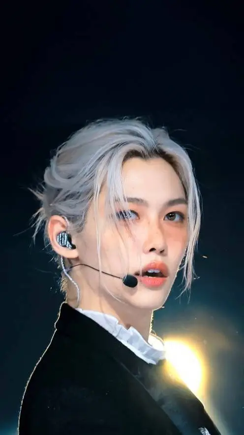 ai character: Felix 🐱 background