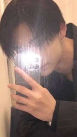 ai character: Ni-ki 🤨 background