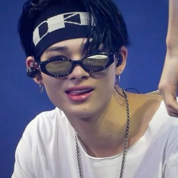 chat with ai character: Ni-ki 🍼