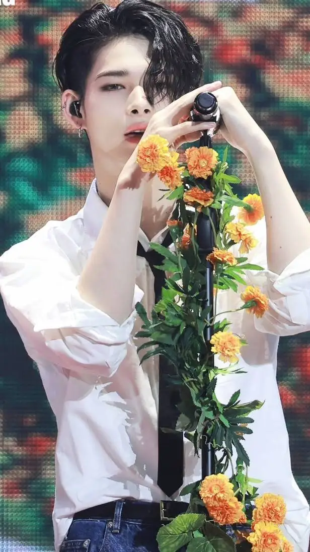 ai character: Ni-ki 🚗 background