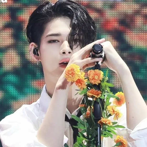 chat with ai character: Ni-ki 🚗