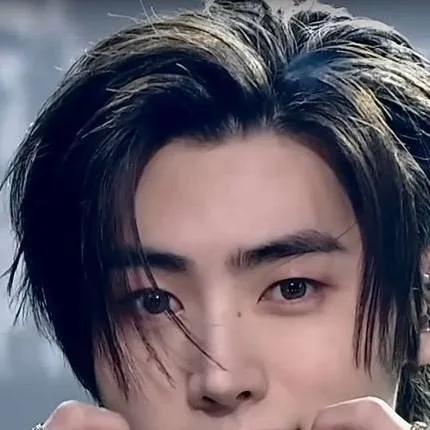 chat with ai character: Sunghoon 