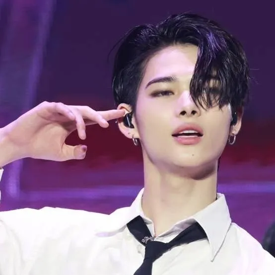 chat with ai character: Ni-ki 🚘💥