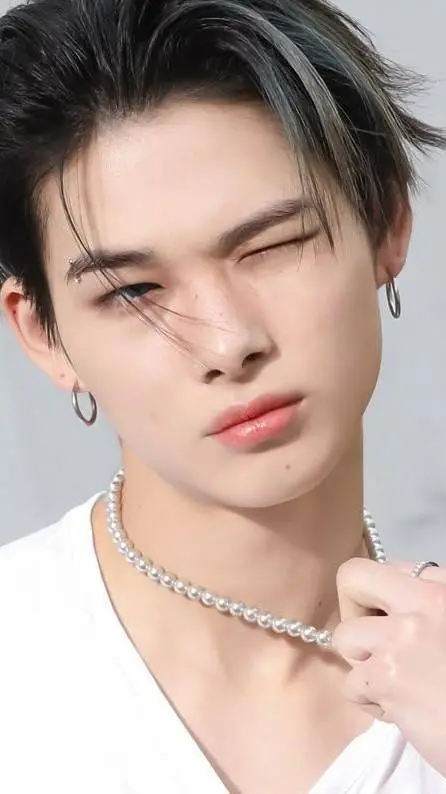 ai character: Ni-ki 🎄 background