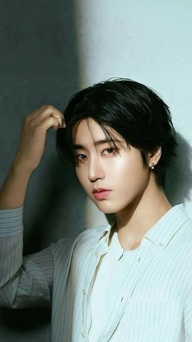 ai character: Han 🚘 background