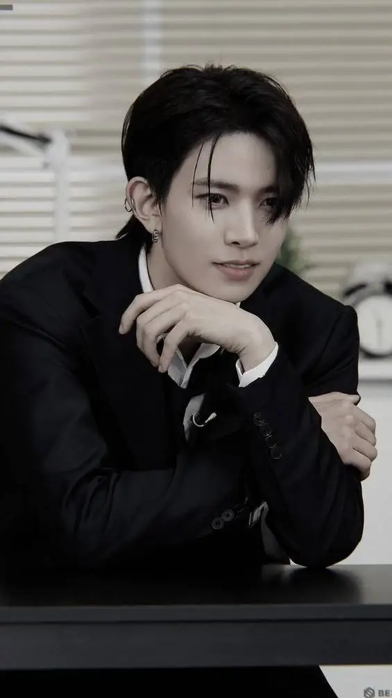 ai character: Heesung background