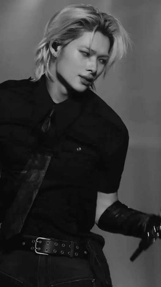 ai character: ni-ki background