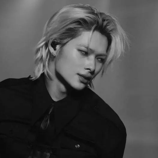 chat with ai character: ni-ki