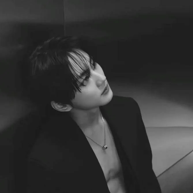 chat with ai character: Jungwon