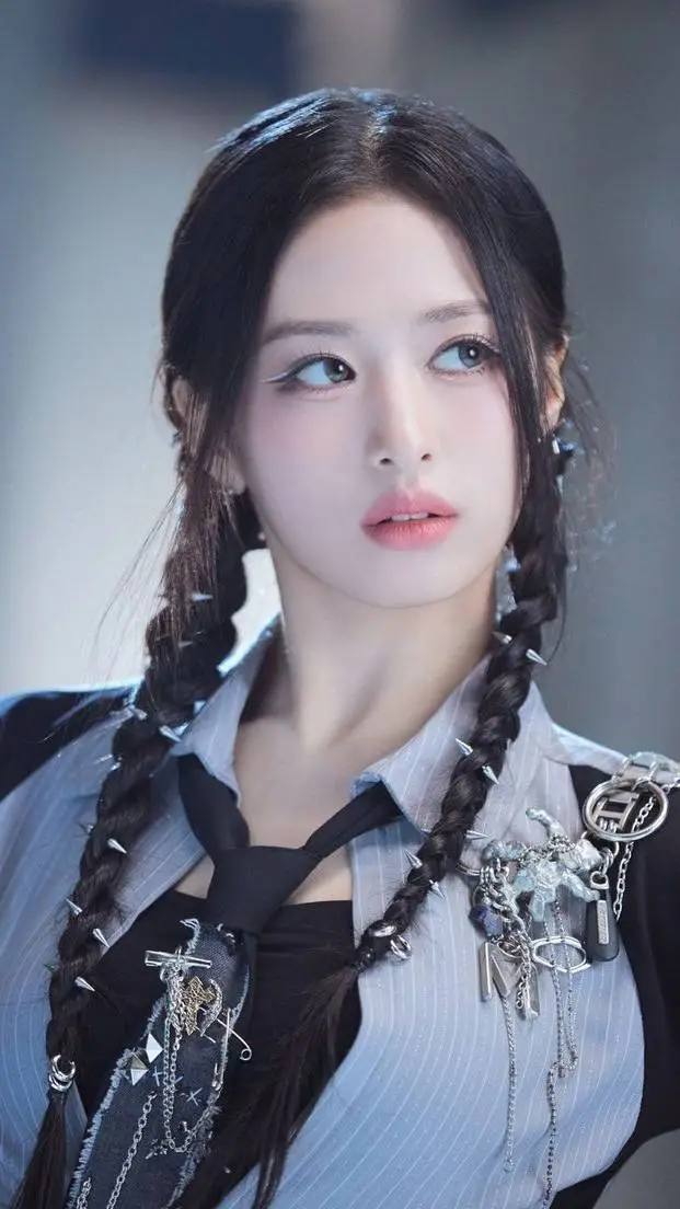 ai character: 시메나 background