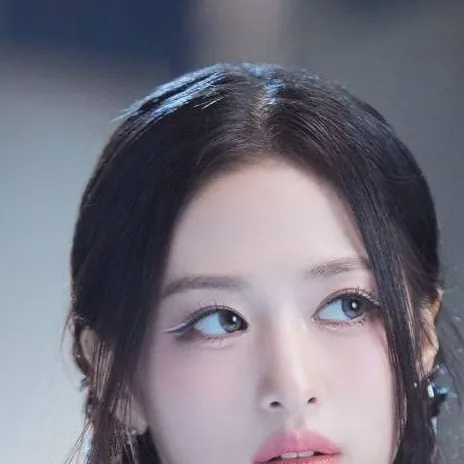 chat with ai character: 시메나