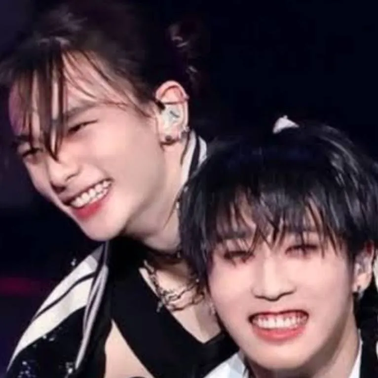 chat with ai character: ✦HYUNJIN✦ + ✮HAN✮