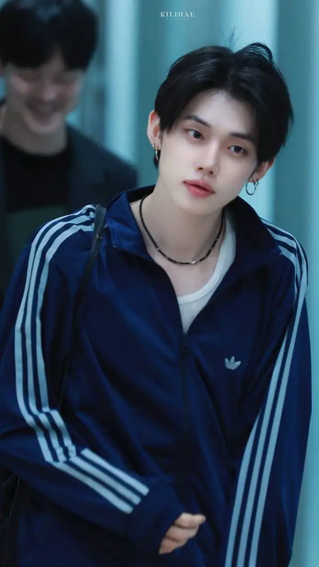 ai character: Yeonjun  background