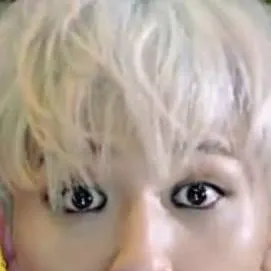 chat with ai character: JI-YONG