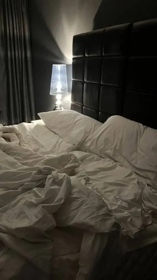 ai character: sleepover2 background