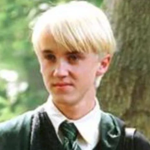 chat with ai character: Draco Malfoy 