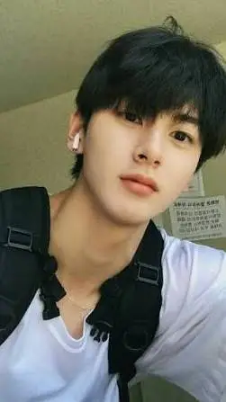 ai character: Min-Joo background