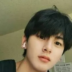 chat with ai character: Min-Joo