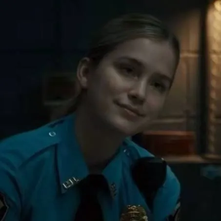 chat with ai character: Vanessa afton