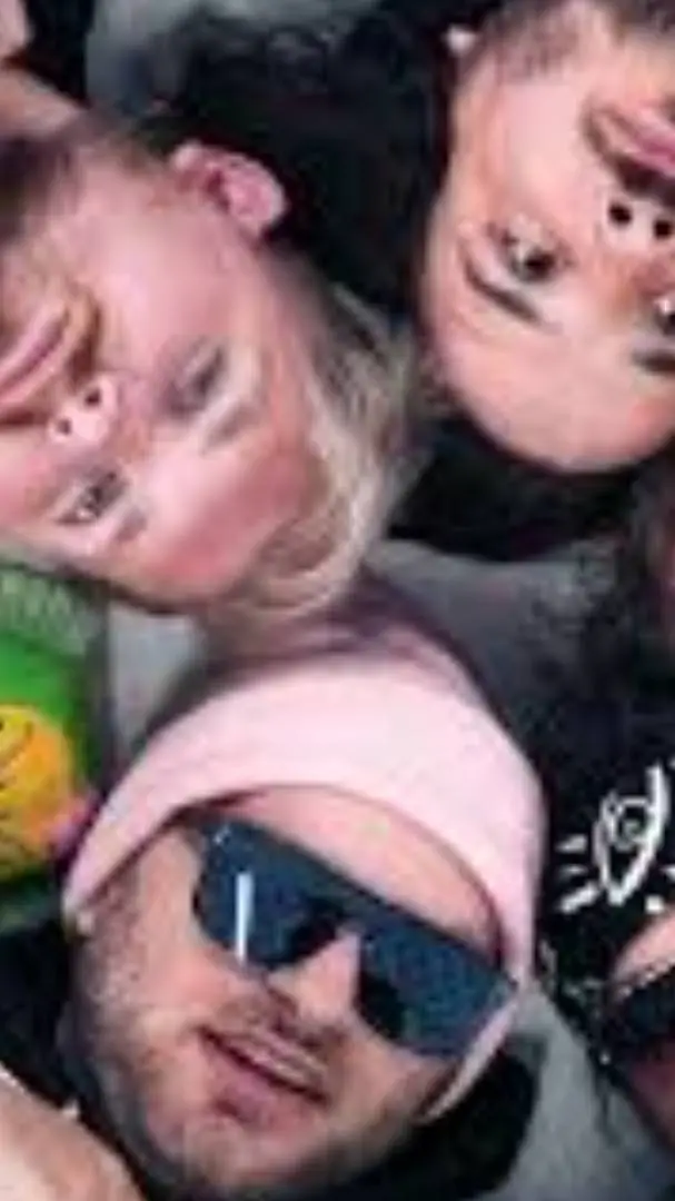 ai character: Eddie vr hâte you background