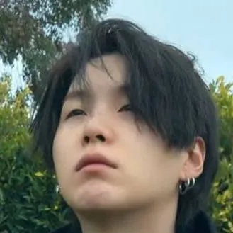 chat with ai character: YOONGI✨🤍