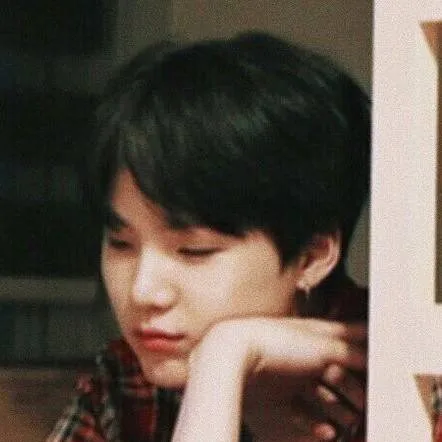 chat with ai character: Min Yoongi 